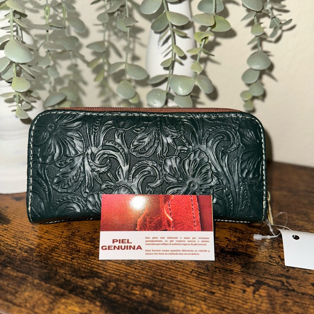 Handmade Embroidered Floral Zip Wallet - Multicolor - Picture 2 of 5